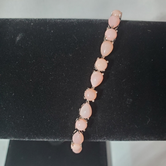 NWOT Pink opal sizing silver bracelet